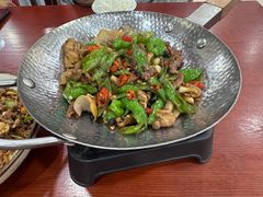 -湖南人家湘菜馆(镇江路店)