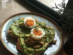 牛油果煮蛋吐司-RAC BAR(安福路店)