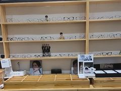 -豪门视光·星趣控·蔡司依视路眼镜代理商(中央大街店)