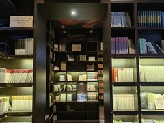 -钟书阁(松江泰晤士小镇店)