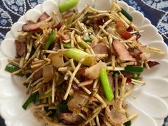 折耳根炒腊肉-仁和人家