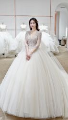 -派丽莫Pellimo原创设计婚纱品牌