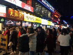 等位区-八一好吃街·高品美食广场