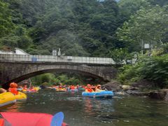 -安吉龙王山峡谷漂流