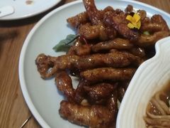 -山楂树融合菜餐厅