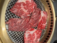 -铭牛烧肉·和牛海鲜自助(高新月牙湖店)
