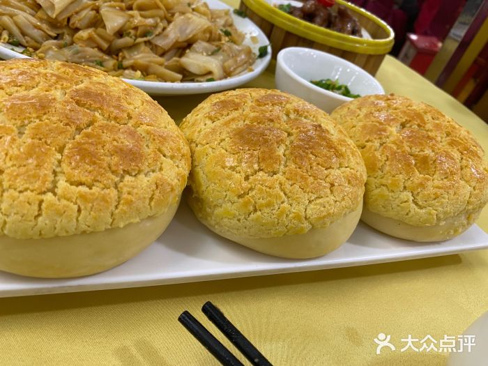 吉莲利苑海鲜酒家(珠海拱北28年老字号店)招牌流心菠萝包图片