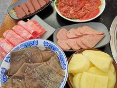 -重庆川渝肥妹火锅