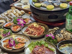 -围炉肉舍•炭烤活鳗•丹东海鲜烤肉(步行街店)