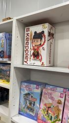 -逝水玩具折扣店