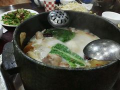 -绿色墨脱石锅城