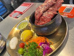 -哈哈碳都·牛肋条无限自助烤肉(台江万达店)
