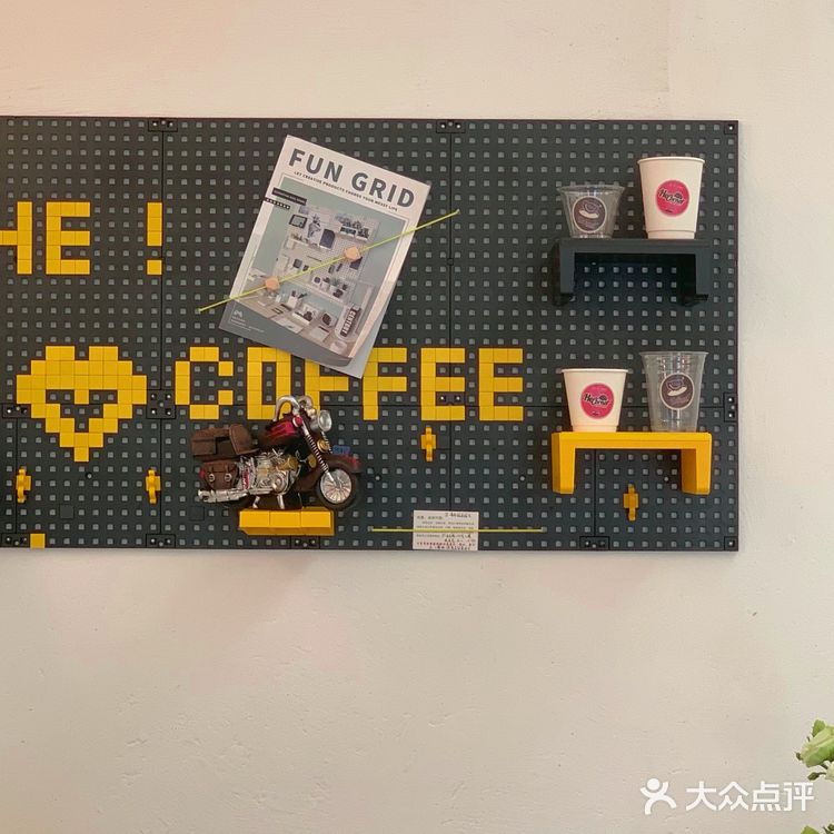 废墟里的超酷机车咖啡店🛺就是开着玩儿