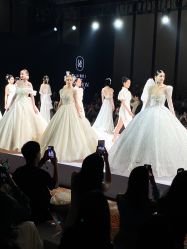 -Renee芮亦婚纱(原丽莎)