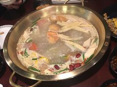-重庆爽翻天老火锅(临平万达广场店)