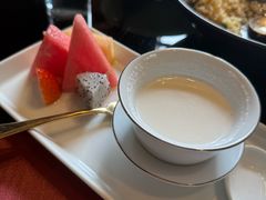 手磨杏仁茶拼鲜果-上海苏宁宝丽嘉酒店·嘉府壹号中餐厅
