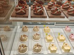 -好利来(上海长宁龙之梦店)