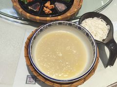 -老国贸云南传统过桥米线(滇池店)