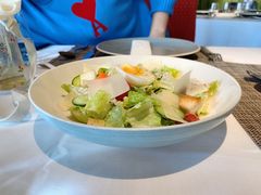 凯撒沙拉配鸡胸肉水波蛋-magic π·摩奇派(滨江天街店)