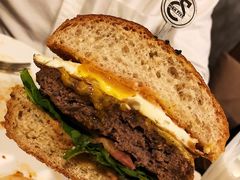 -HIGH FIVE哈福手工汉堡(桂林路店)