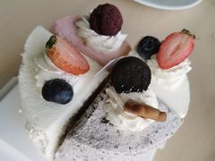 酸奶草莓慕斯夹心-勒甜LO CHO·私人订制低糖代糖纯动物奶油生日蛋糕(新开路店)