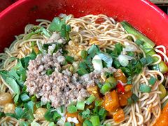 -爆炸头阿姨小四川正宗川味小吃(无任何分店)