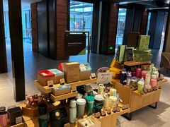 -星巴克臻选(上海中环广场2F店)