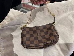 -小飞侠奢侈品回收 寄卖 养护(宝山宝龙广场店)