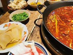 -四小区火锅·巷子里的重庆火锅(花照壁店)