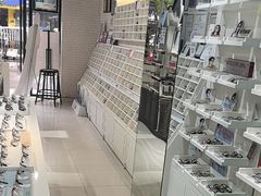 -诺柯视眼镜-蔡司依视路官方工厂店(淞南一店)