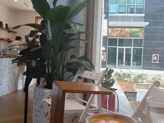 靠窗位-Line 咖啡(石厦花园店)