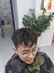 -H·Y HAIR SALON烫发·染发·造型