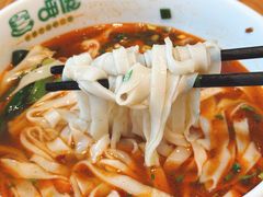 -呷佬·长沙手工米粉(金沙江路店)