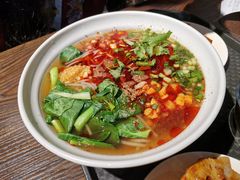 -爆炸头阿姨小四川正宗川味小吃(无任何分店)