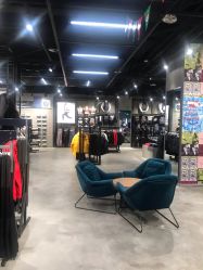 -adidas(德基广场店)