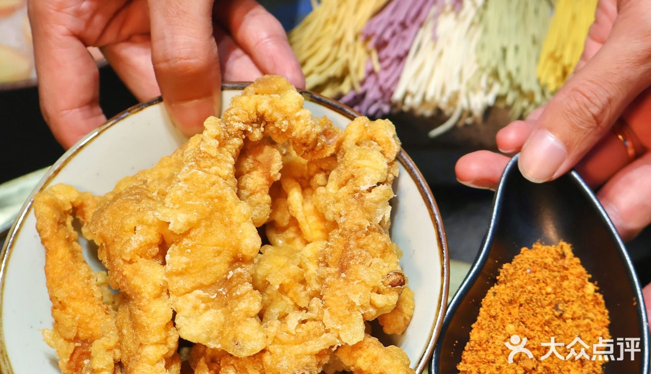 海口贵场火锅开业一周年啦！！人巨多😭