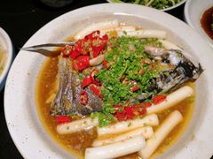 我吃我爱的鱼头-老头儿油爆虾·知味杭州(爱琴海购物中心)