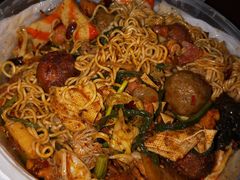 -愉肴麻辣香锅(中山路店)