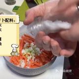 在炒之前要把每一种食材都腌制一下！