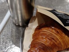 新月可颂-Au Cafe&Roastery(华侨城店)