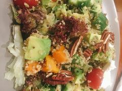 藜麦牛油果沙拉-麦田工坊(月湖店)