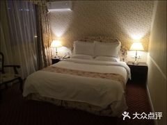-橡树林酒店(大坪龙湖时代天街重医附一院店)