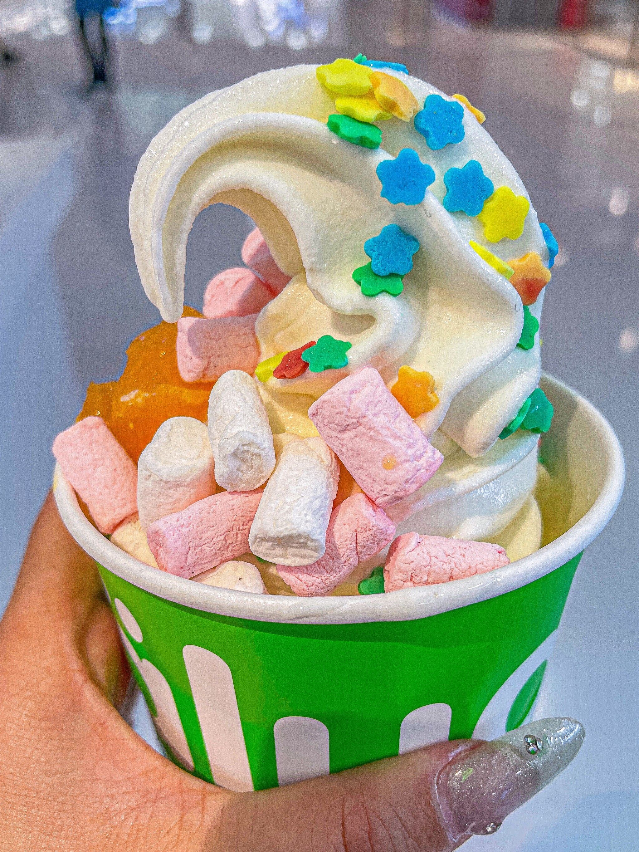 这杯酸奶冰淇淋🍦简直了