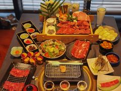 -铭牛烧肉·和牛海鲜自助(高新月牙湖店)