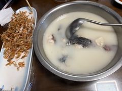 -雪湖煜辰鱼头老店(雪野湖店)