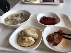 鸡翅-浦东图书馆读者餐厅