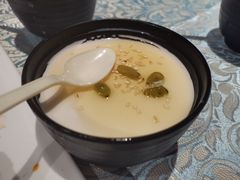手工自制酸奶-巴扎美食·新疆菜·西域歌舞表演餐厅(新疆大厦店)