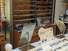 -优医视平价眼镜蔡司依视路折扣工厂店(十里堡店)
