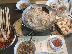 -肖四女乐山跷脚牛肉(南汇大学城生活广场店)