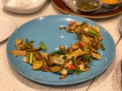 野芫荽炒牛肝菌-半山腰·云南菜(侨福芳草地店)
